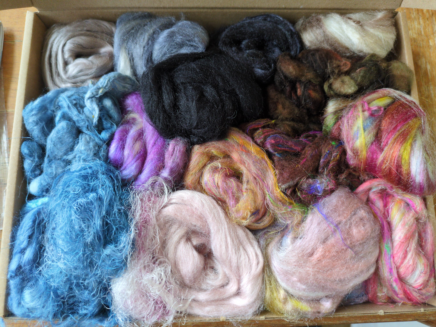 80g Silk additions box, mix of textures SAB06