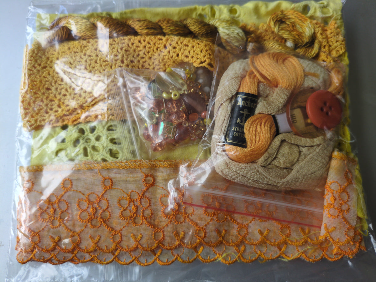 Mini creativity stitch packs , mix to experiment with CPY38