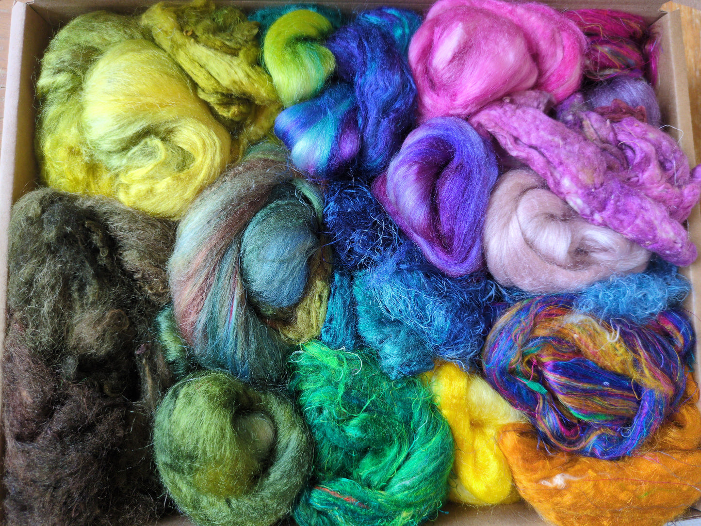 80g Silk additions box, mix of textures SAB03