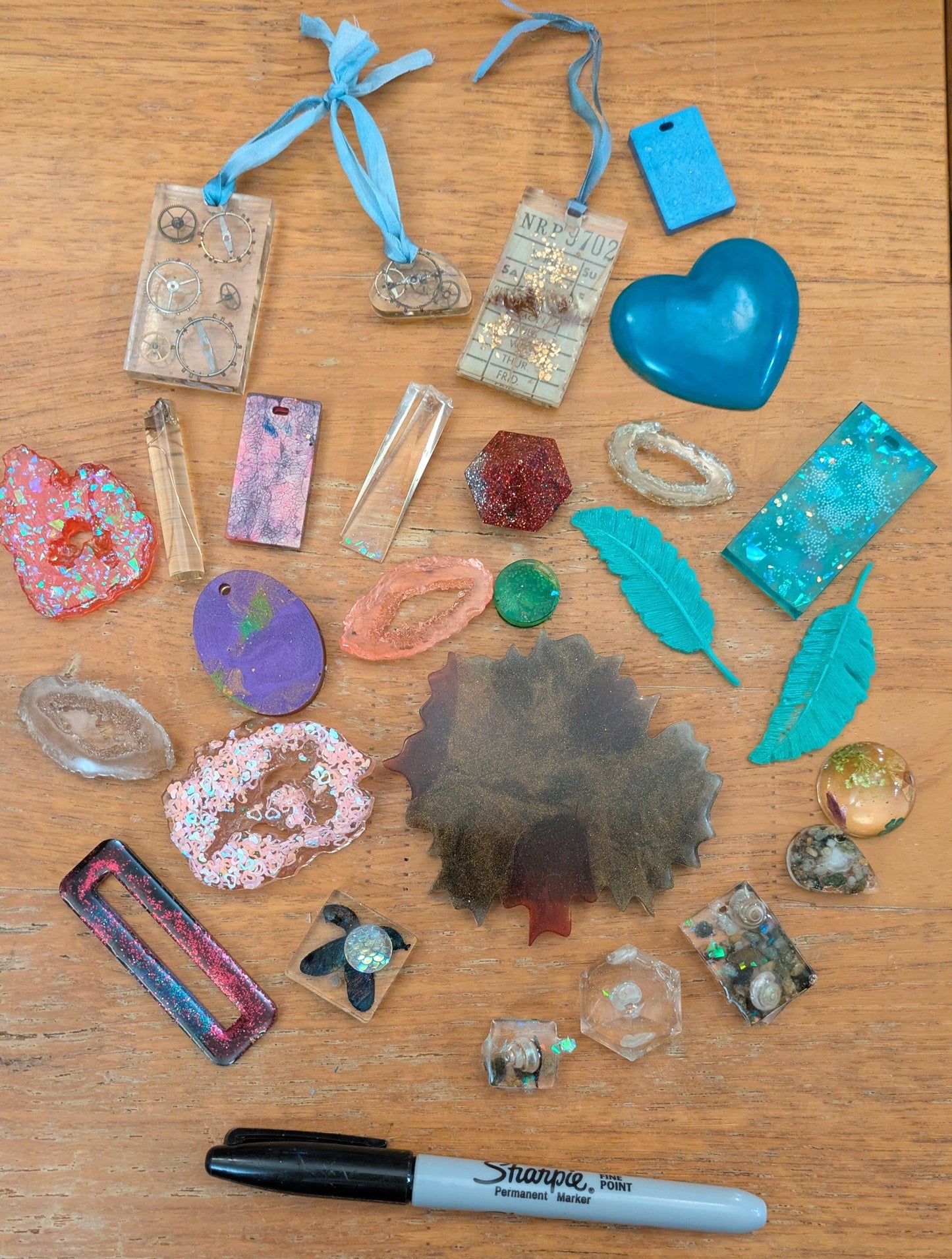 Hope is having a clear out of her resin experiments resin7