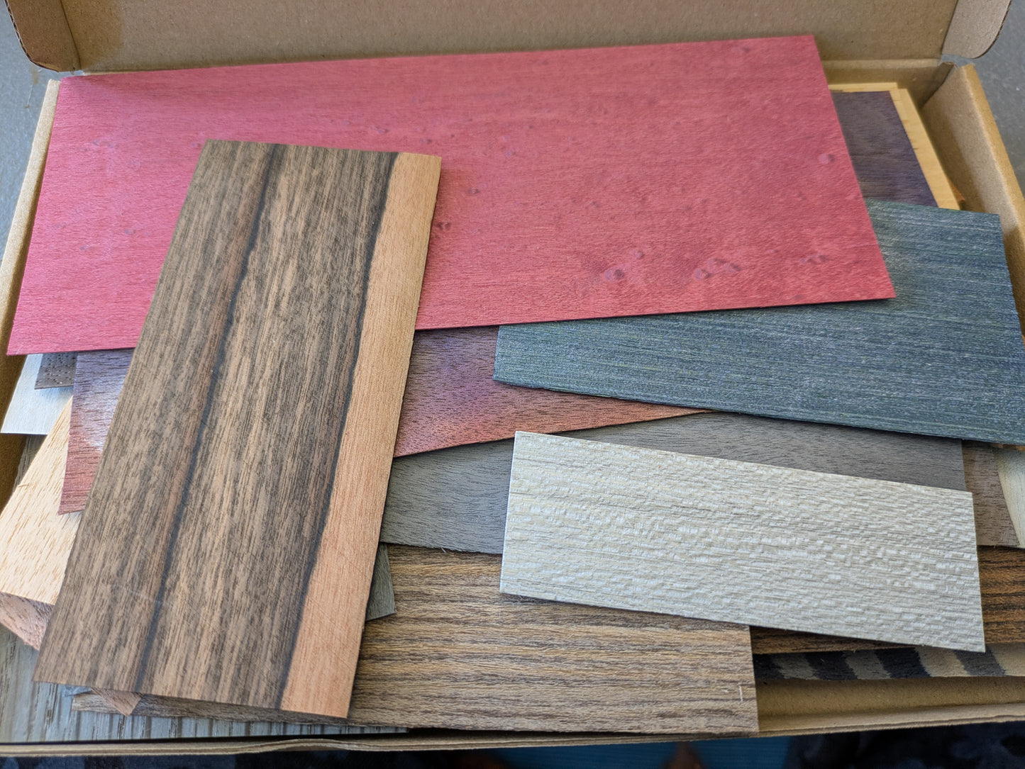 Studio destash, A5 box of wood veneer pieces 150g WV02