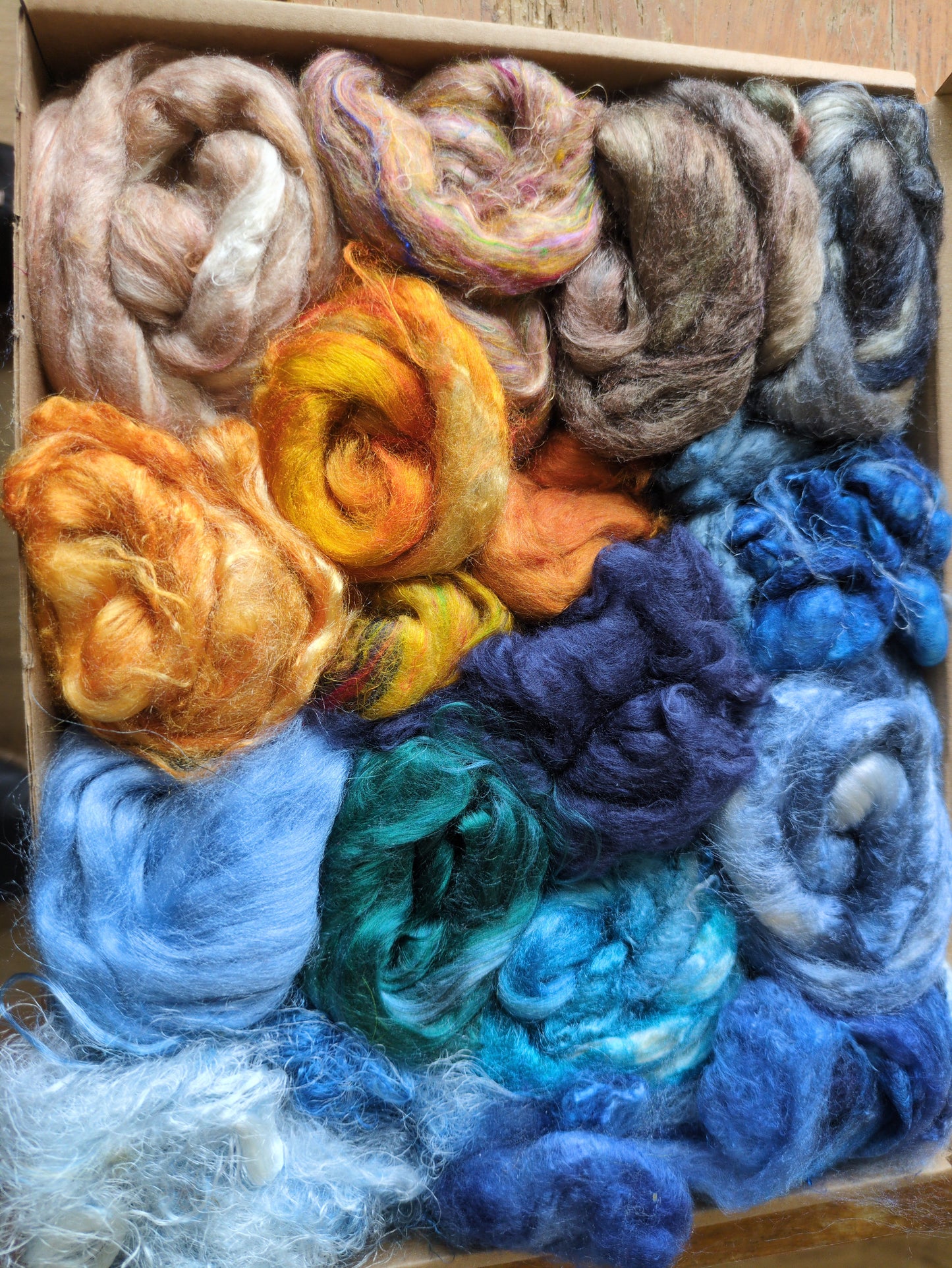 80g Silk additions box, mix of textures SAB10