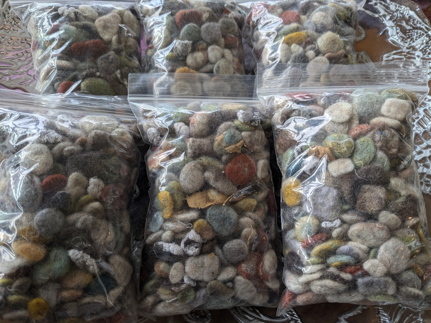 25g pebbles - mix of hand-dyed and natural fibres made into little pebbles - pebs17