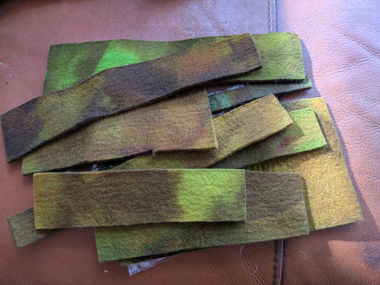 Hand dyed Wool felt studio scrap bag 100g green 5mm