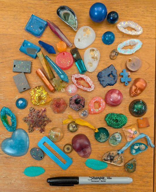 Hope is having a clear out of her resin experiments resin8