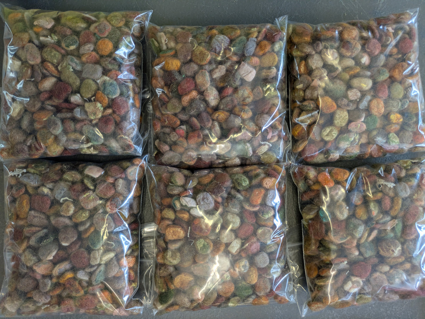 25g pebbles - mix of hand-dyed fibres made into little pebbles - pebs34