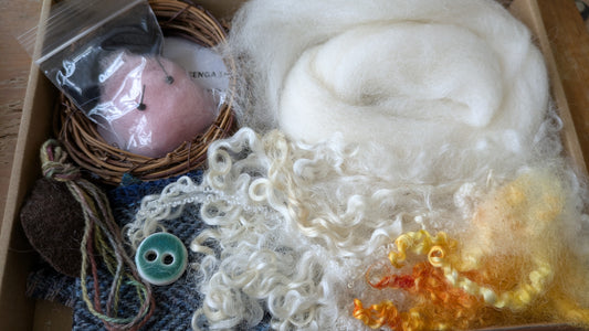 Mini needle felt sheep wreath kit shwr07