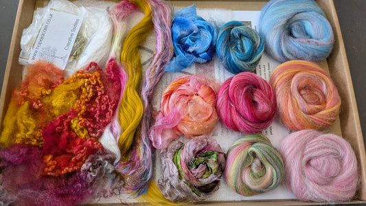 Nuno felt flower kit makes 3 flowers similar to second picture F11
