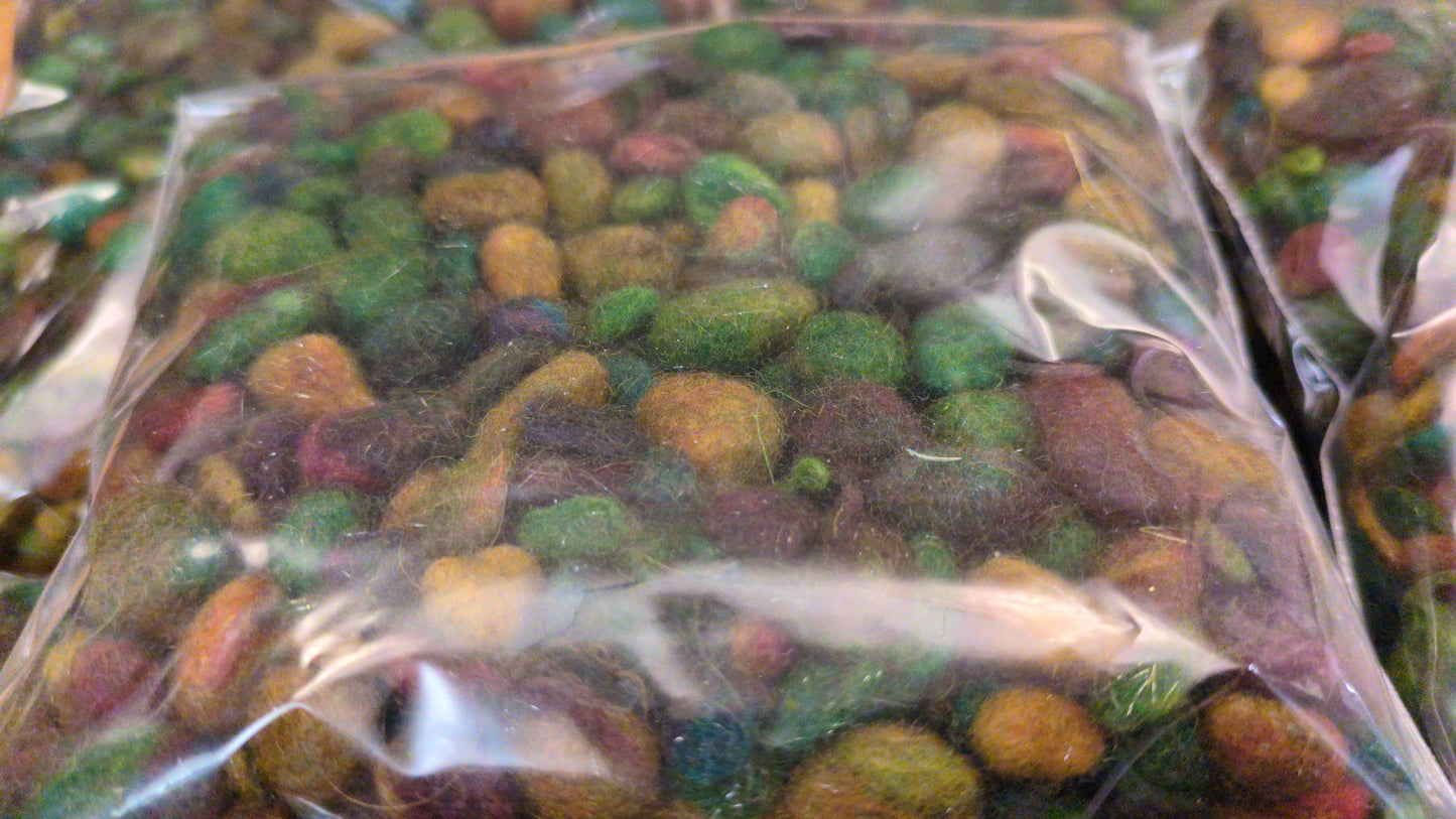 25g pebbles - mix of hand-dyed and sparkly fibres made into little pebbles - pebs25