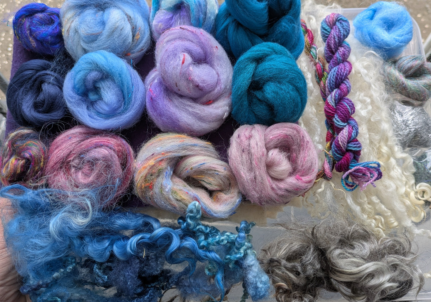 140g luxury wet felt pack with added texture WF09