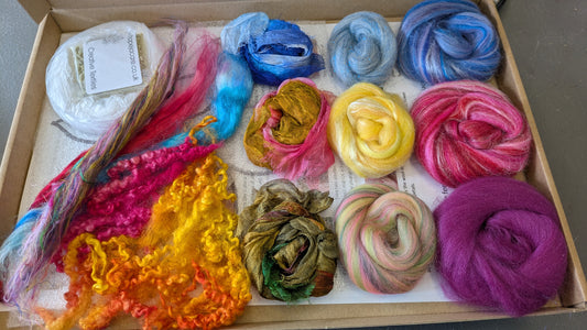 Nuno felt flower kit makes 3 flowers similar to second picture F13