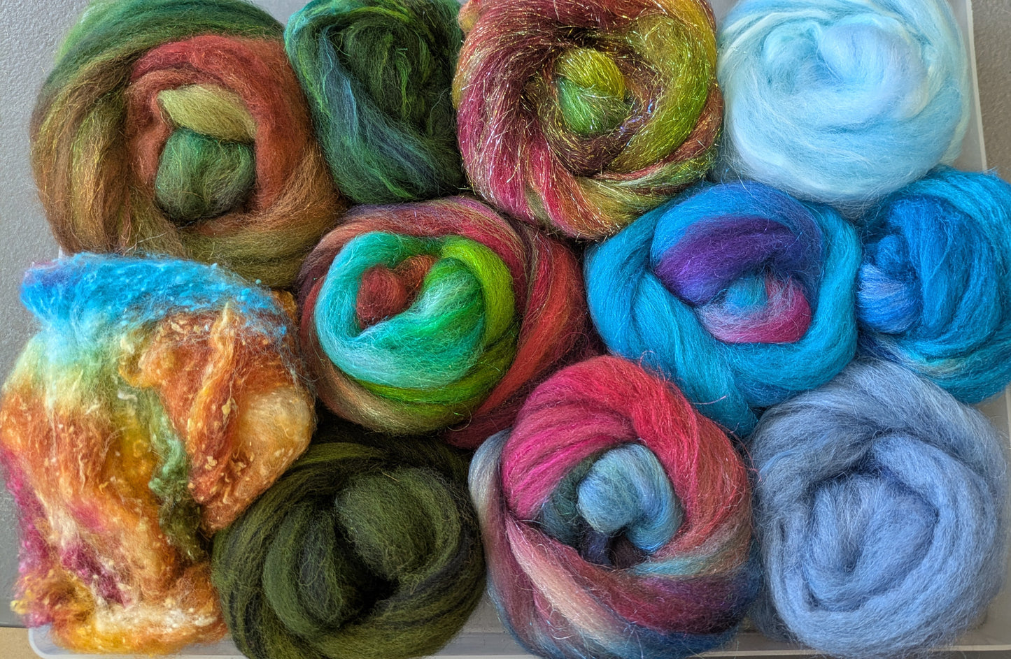95g Hand dyed wool blends HDWB01