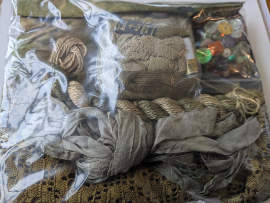 Mini creativity stitch packs , mix to experiment with CPY23