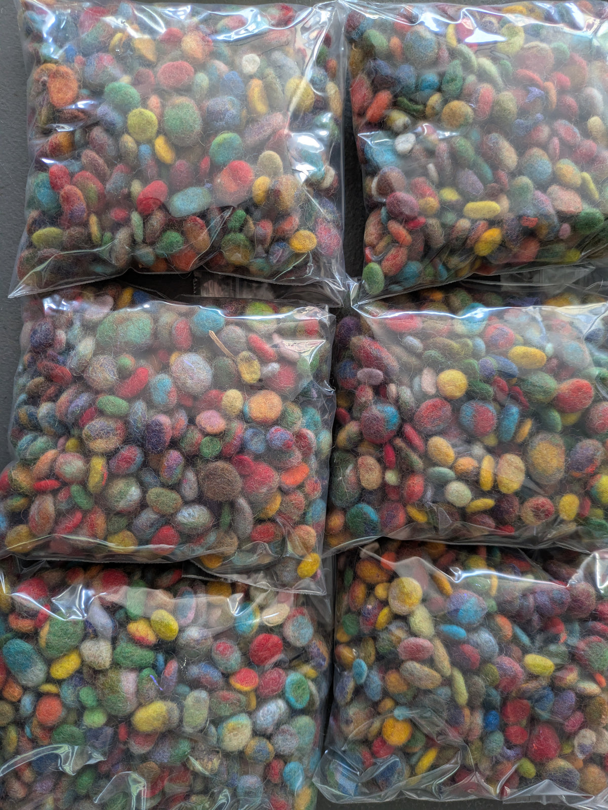 25g pebbles - mix of hand-dyed fibres made into little pebbles - pebs36