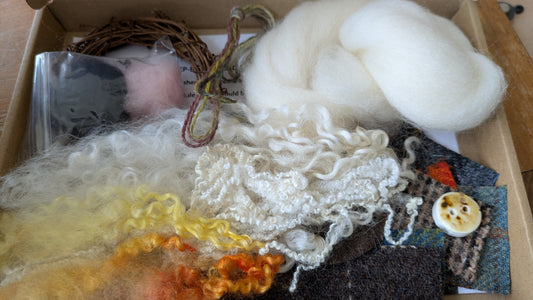 Mini needle felt sheep wreath kit shwr03