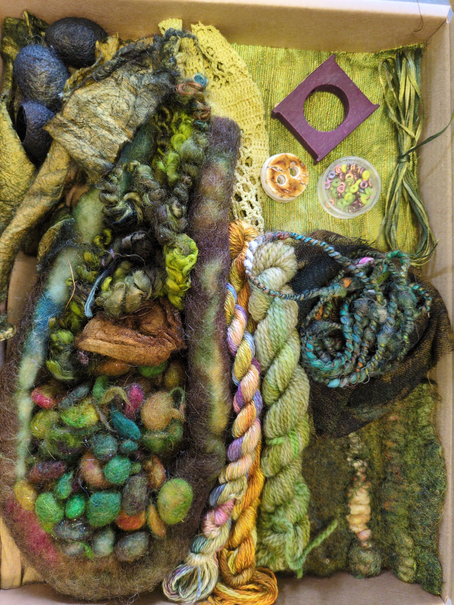 Kelp Creativity mixed media textiles Box- kelpCB09