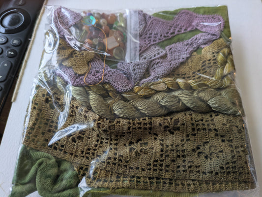 Mini creativity stitch packs , mix to experiment with CPY21