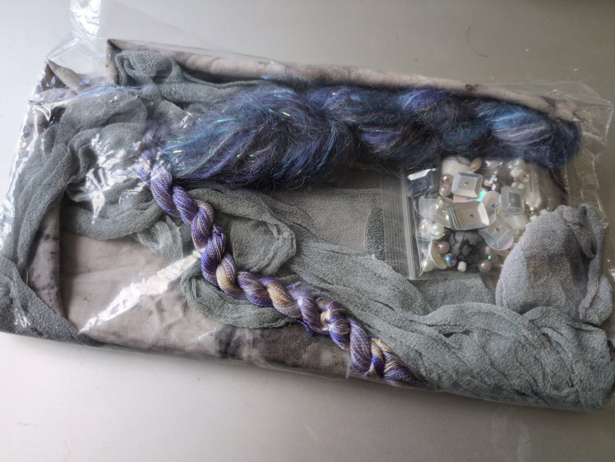 Mini creativity stitch packs , mix to experiment with CPY46