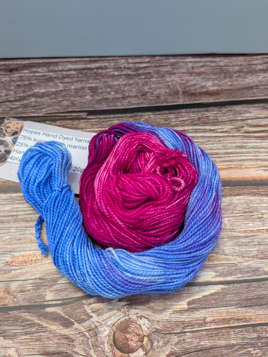 Hand Dyed 4ply mini skeins