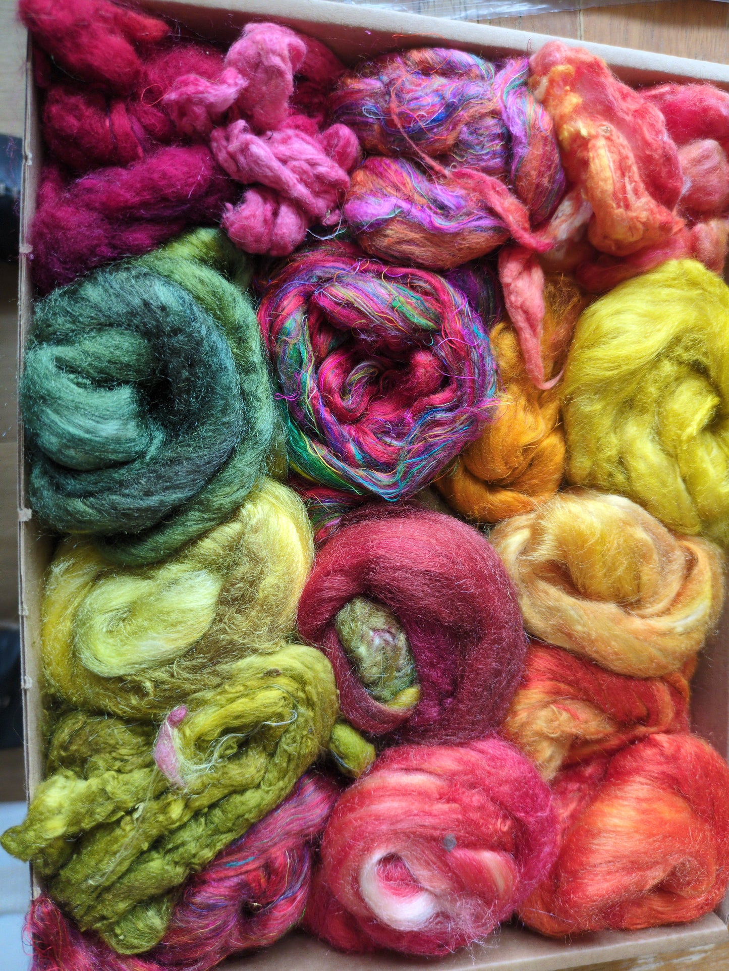 80g Silk additions box, mix of textures SAB01