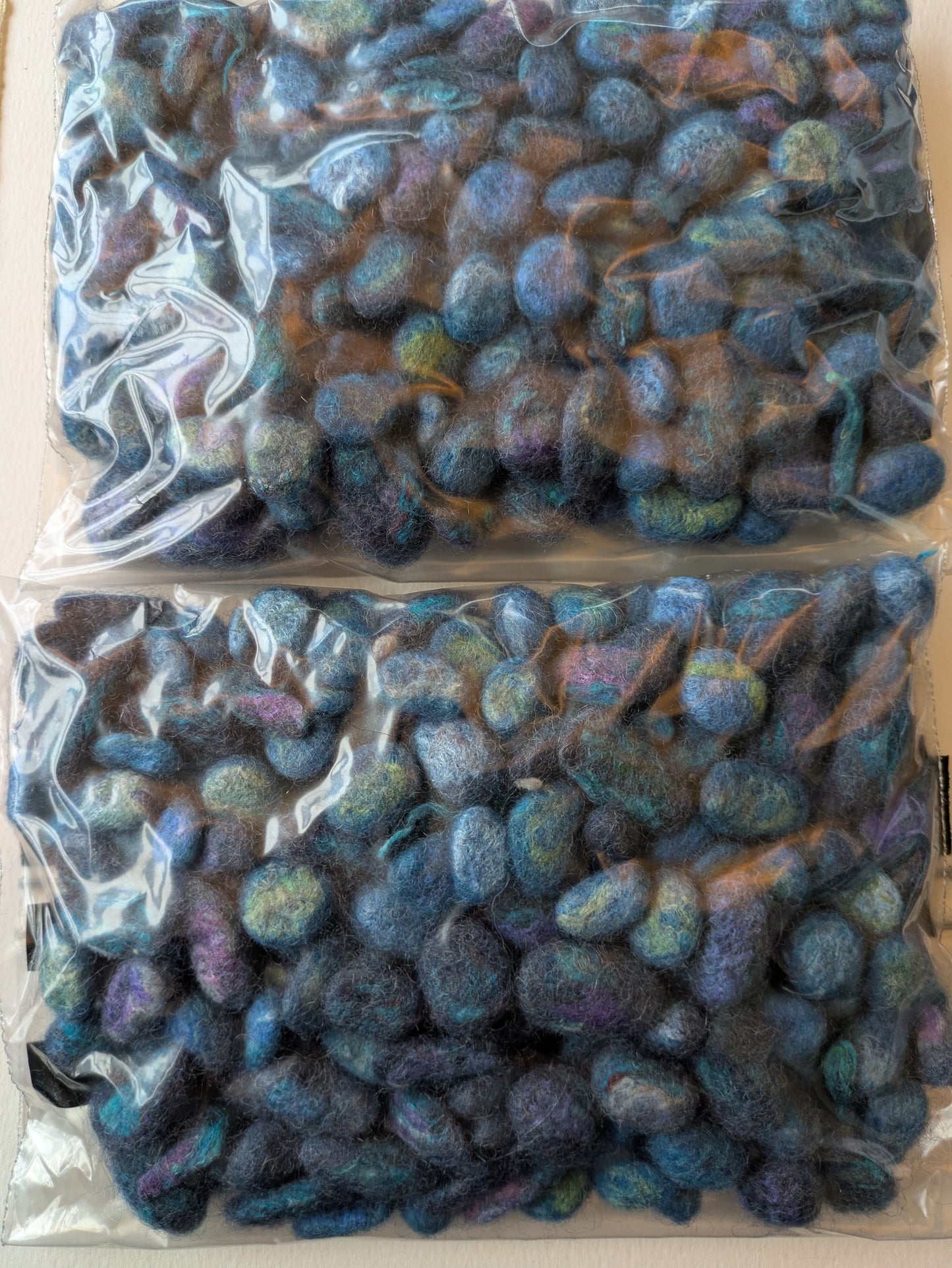 25g pebbles - mix of hand-dyed fibres made into little pebbles - pebs31