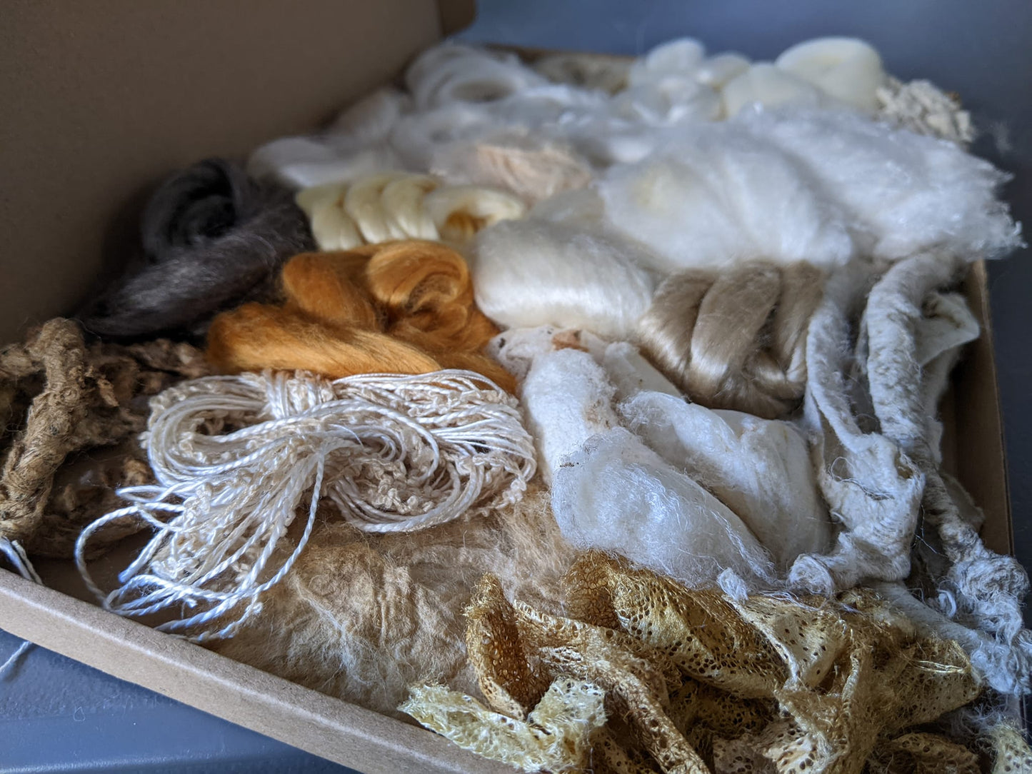 Extra luxurious and unusual110g natural silk/cashmere/plant experimental pack, ideal to dye/natural projects